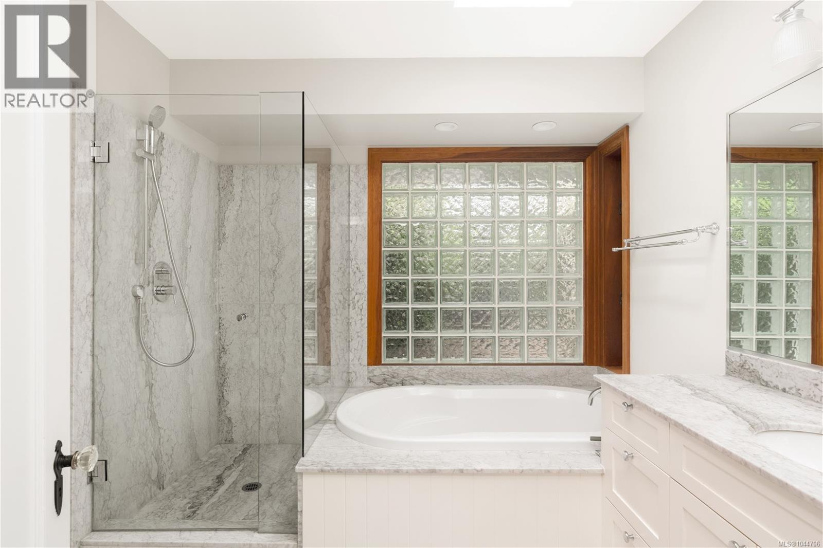 2168 Bartlett Ave - 17