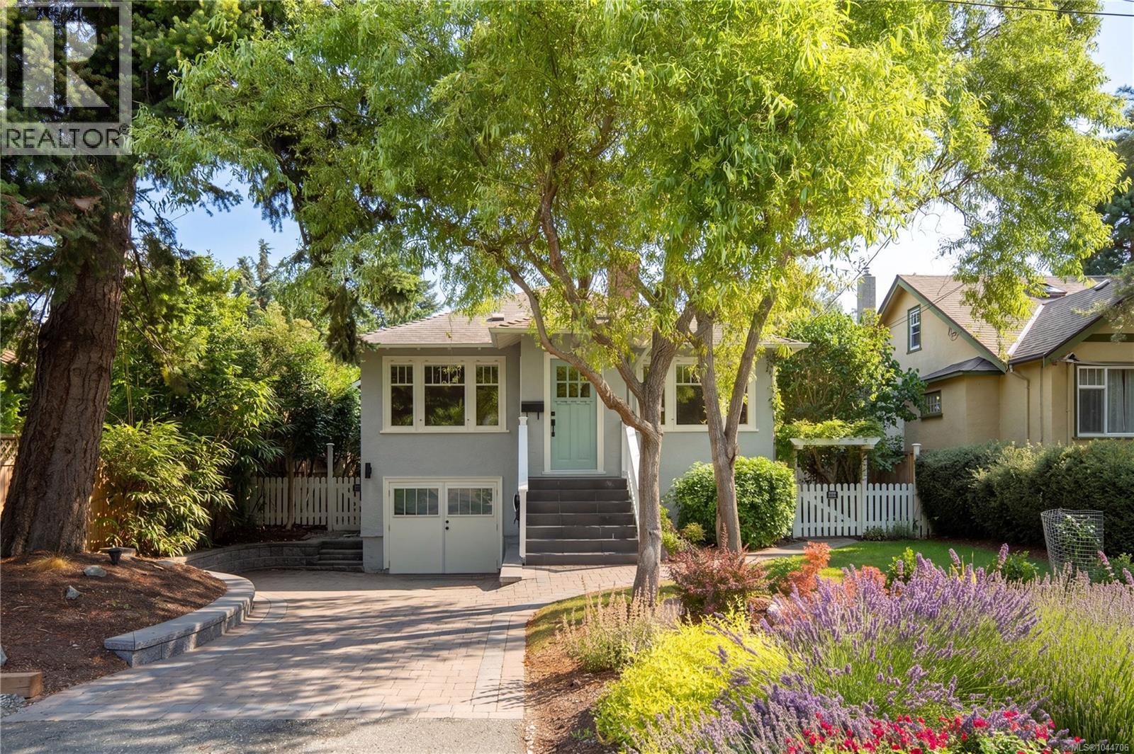 2168 Bartlett Ave - 2