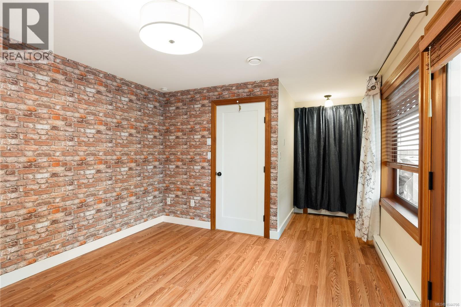 2168 Bartlett Ave - 24