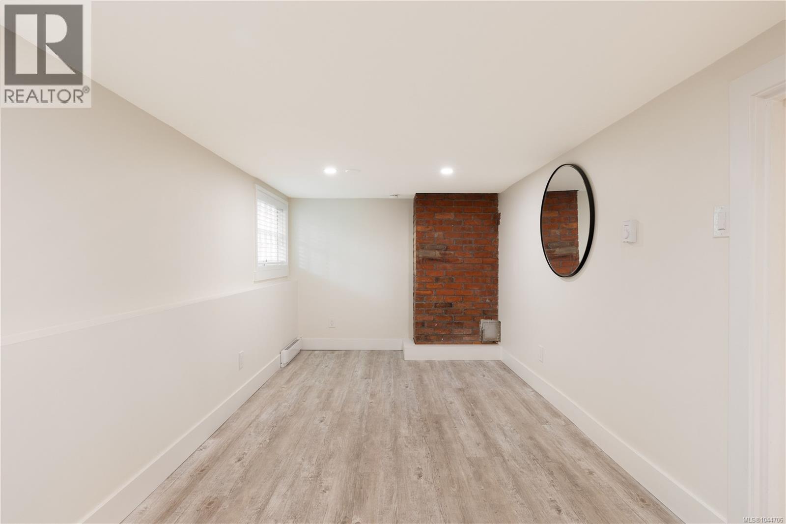 2168 Bartlett Ave - 25