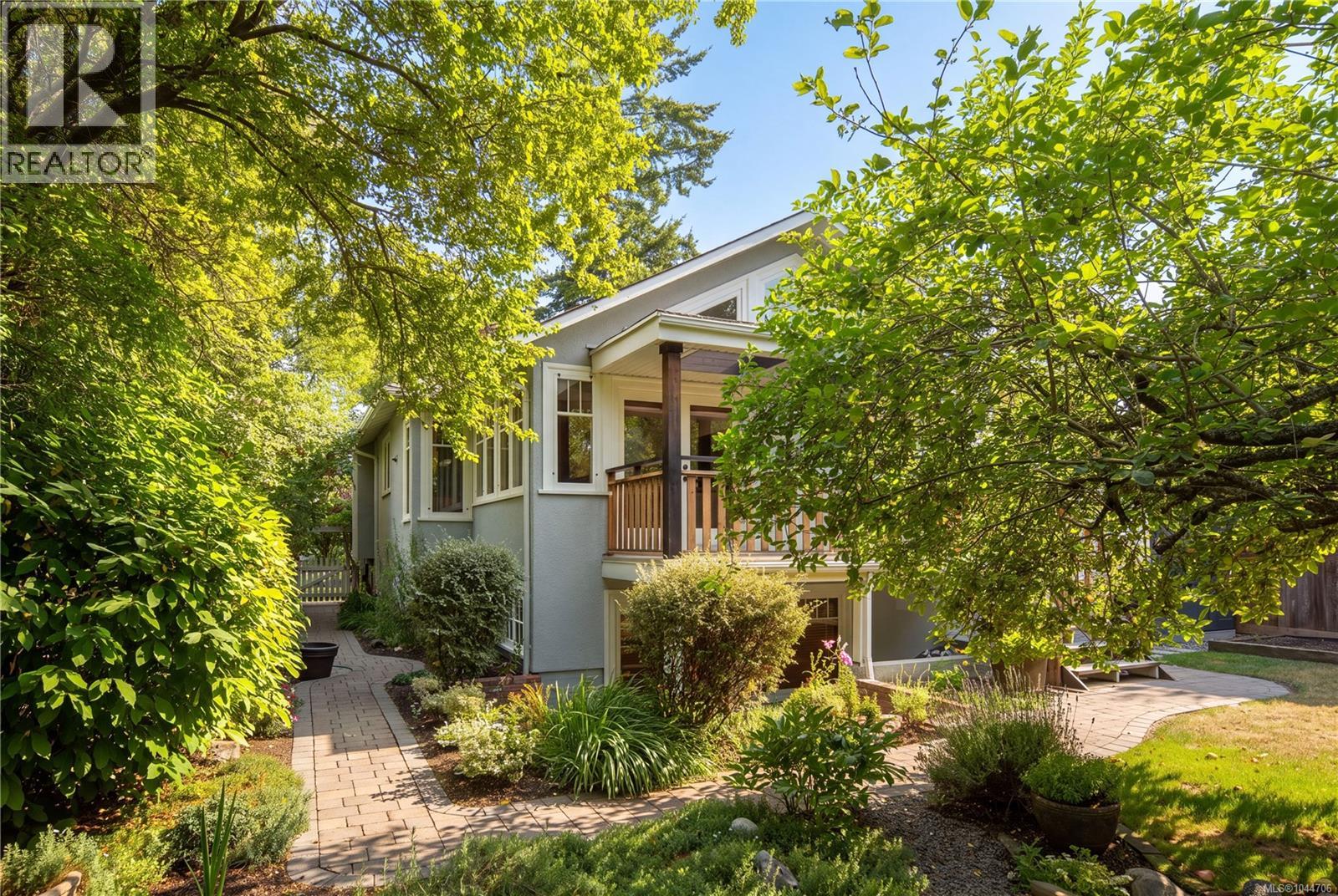 2168 Bartlett Ave - 31