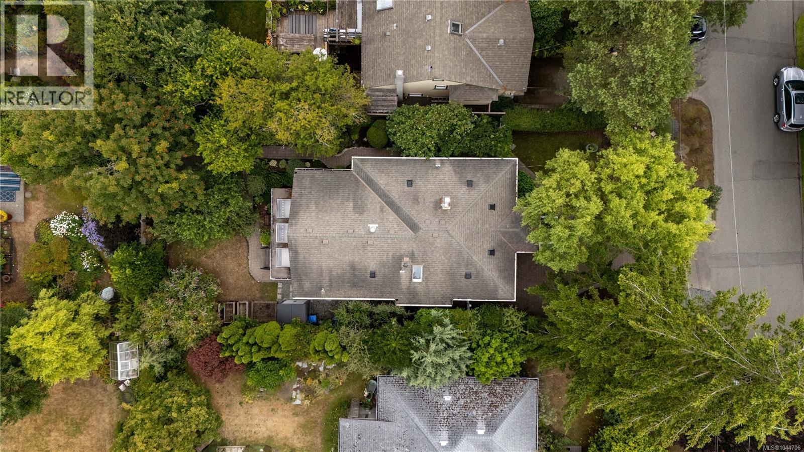2168 Bartlett Ave - 36