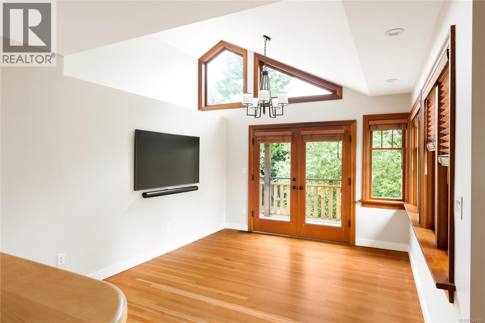 2168 Bartlett Ave - 6