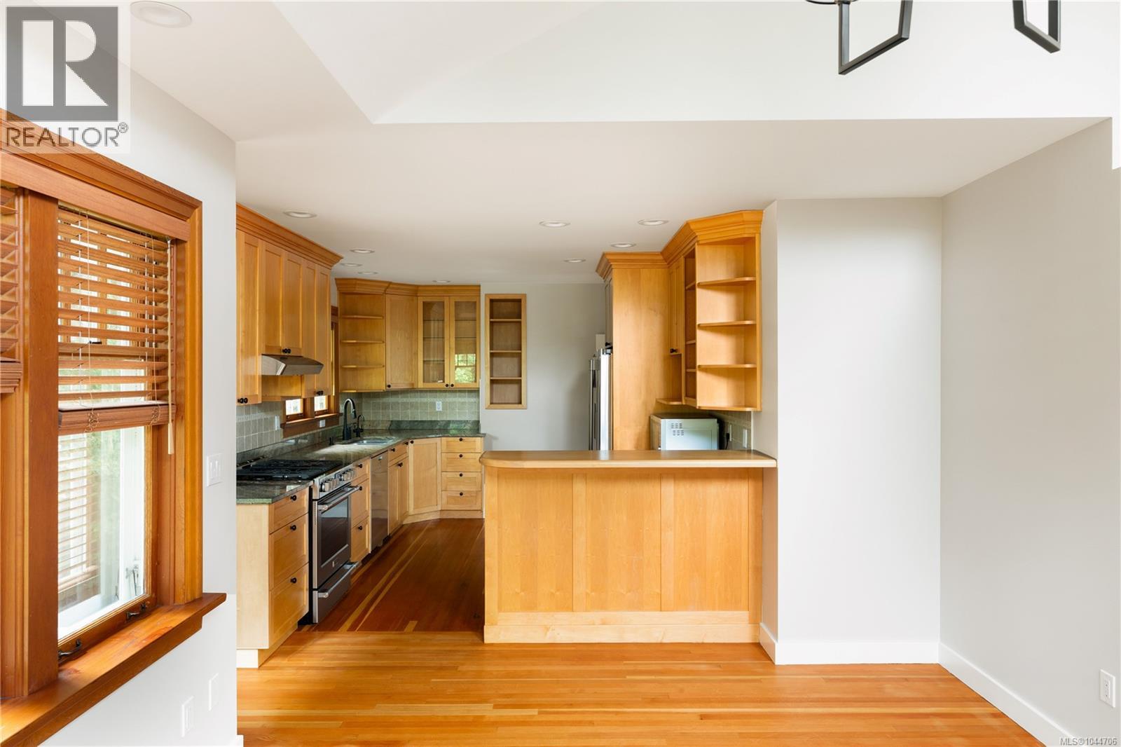 2168 Bartlett Ave - 9