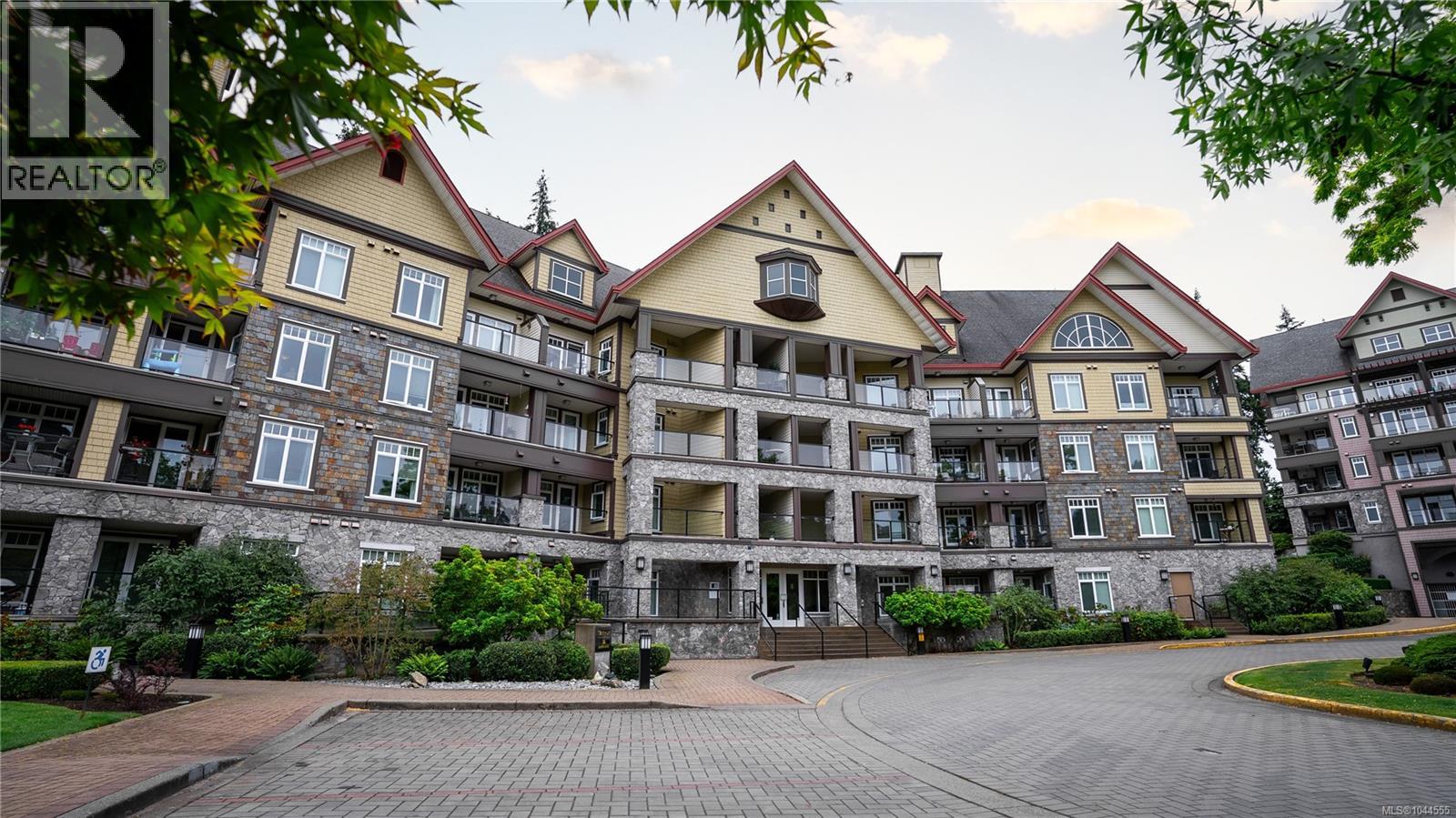 #203 1375 Bear Mountain Pkwy - 4
