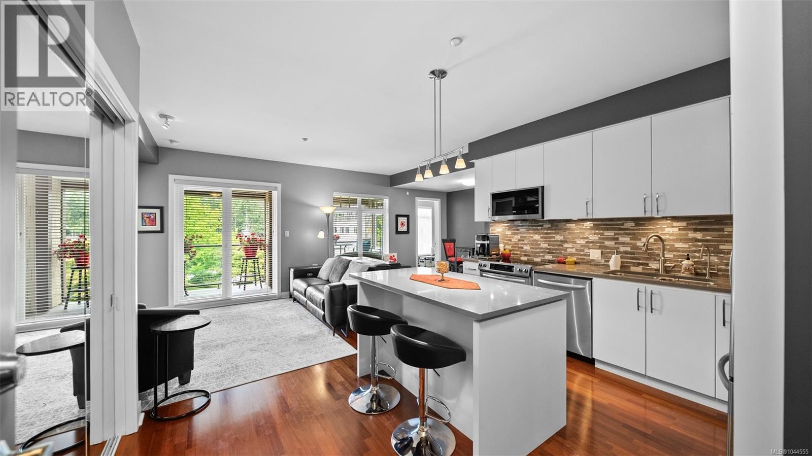 #203 1375 Bear Mountain Pkwy - 5