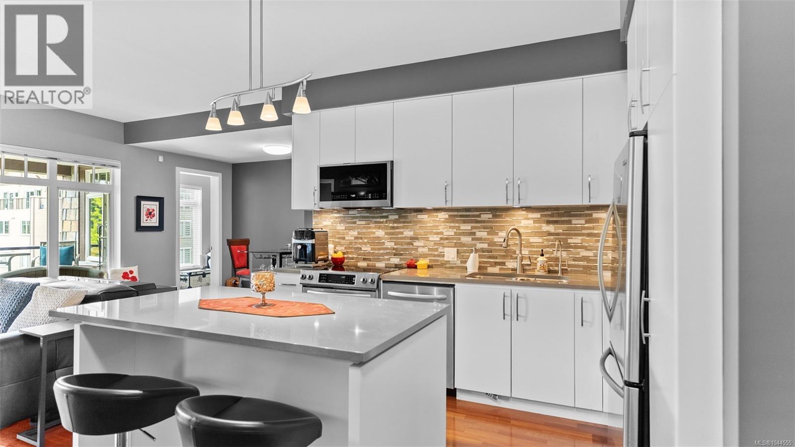 #203 1375 Bear Mountain Pkwy - 6