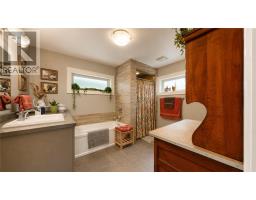 8 Mcquarrie Blvd., Gore Bay, ON P0P1H0 Photo 66