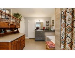 8 Mcquarrie Blvd., Gore Bay, ON P0P1H0 Photo 67