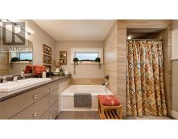 8 Mcquarrie Blvd., Gore Bay, ON P0P1H0 Photo 69