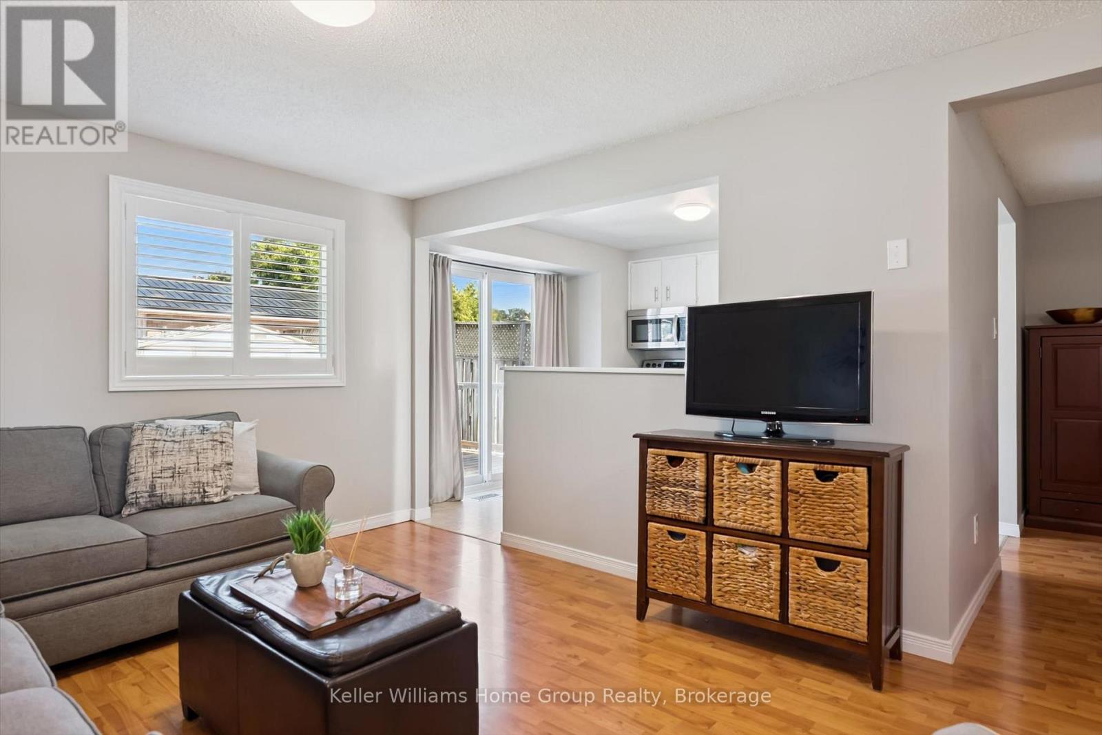 395 STRATHALLAN STREET - 12