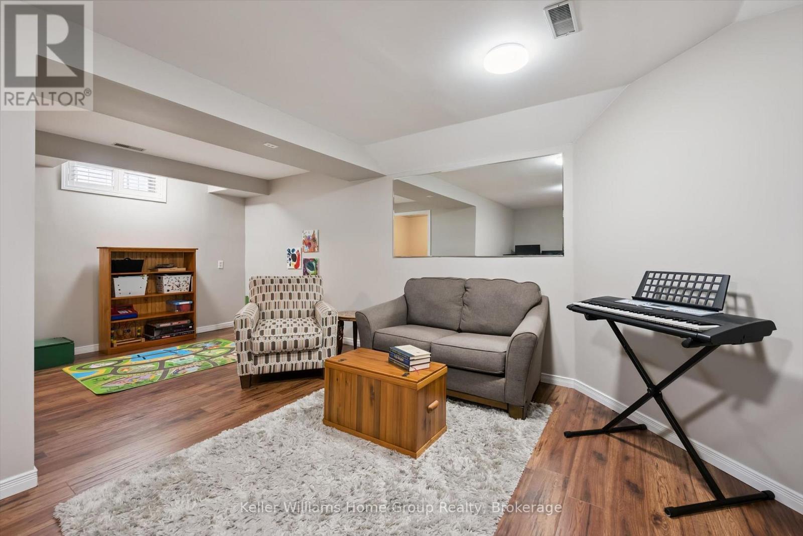 395 STRATHALLAN STREET - 25