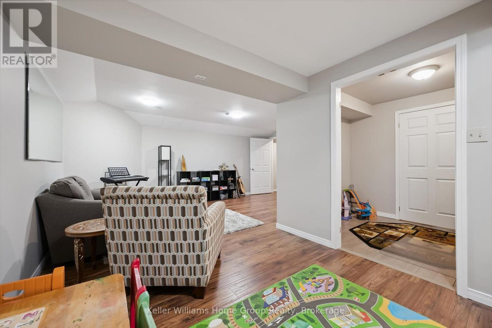 395 STRATHALLAN STREET - 28