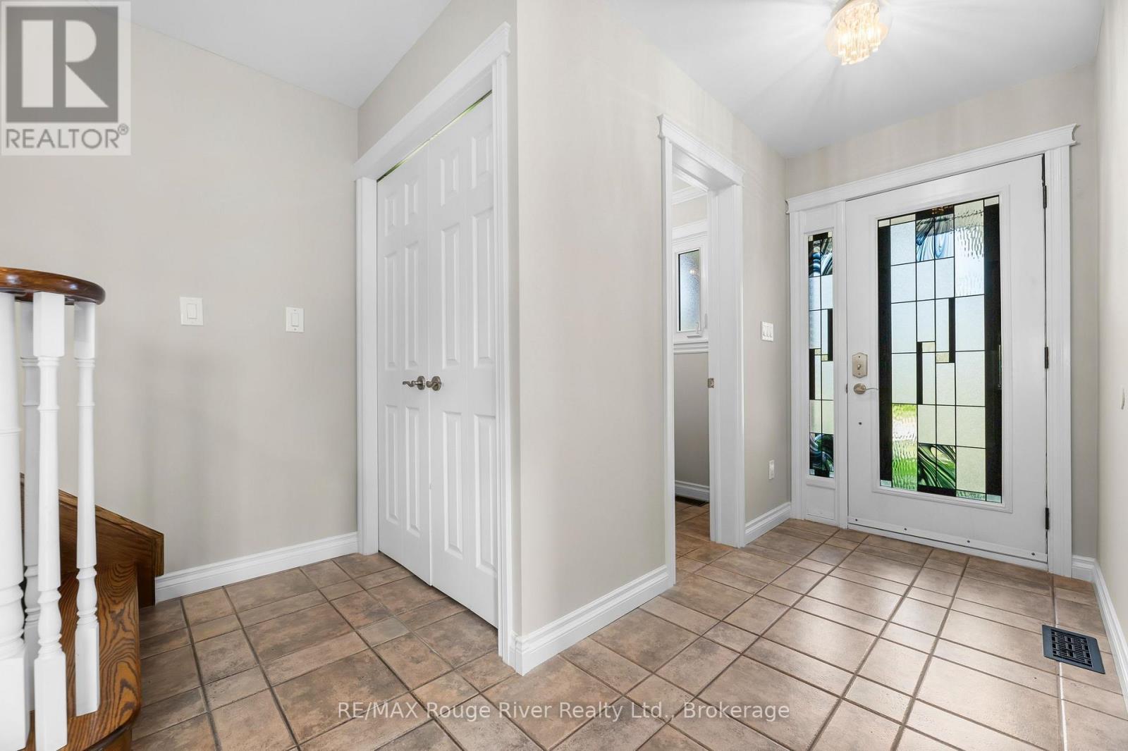 51 LYNDALE CRESCENT - Image 3