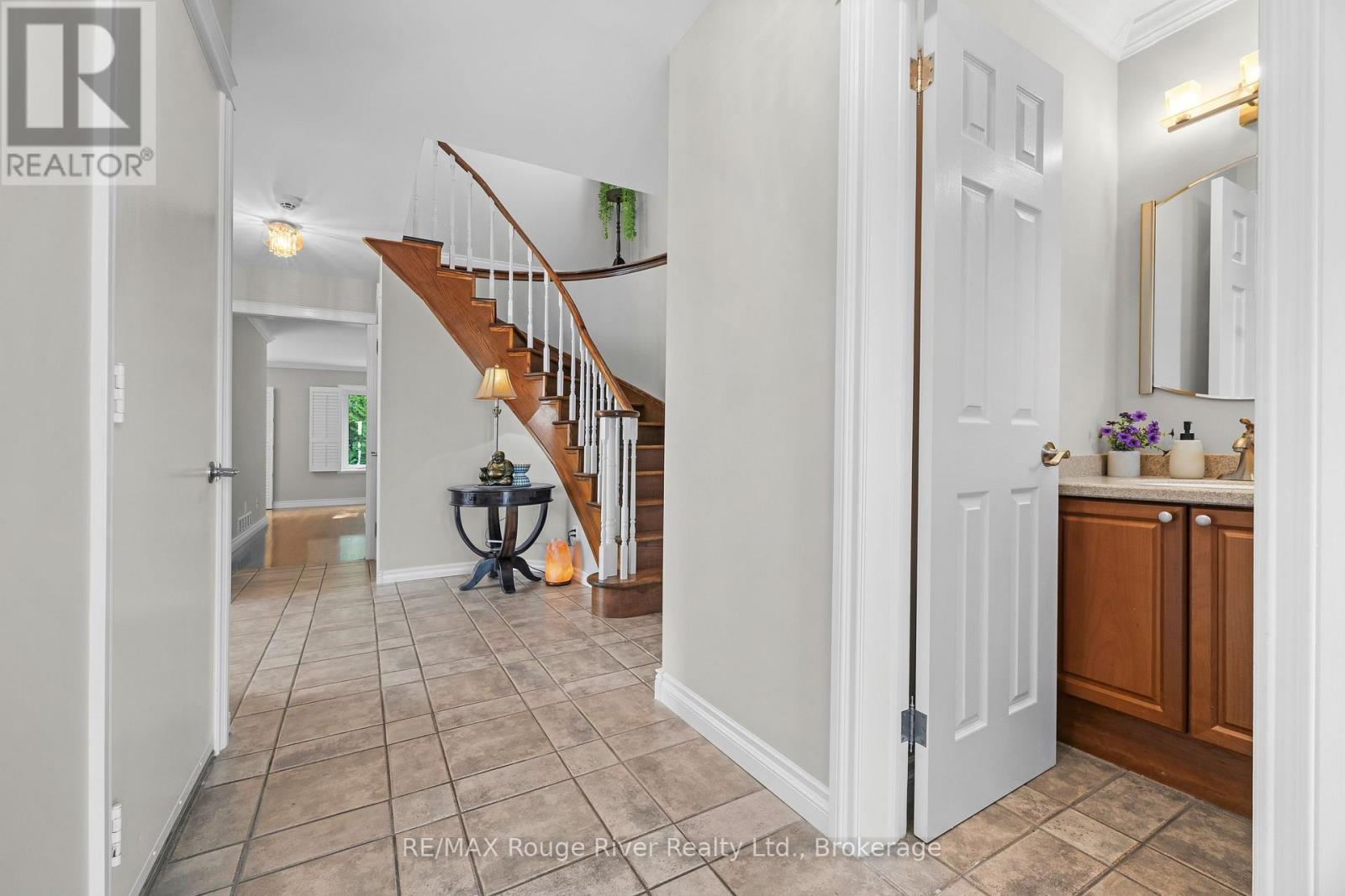 51 LYNDALE CRESCENT - Image 5