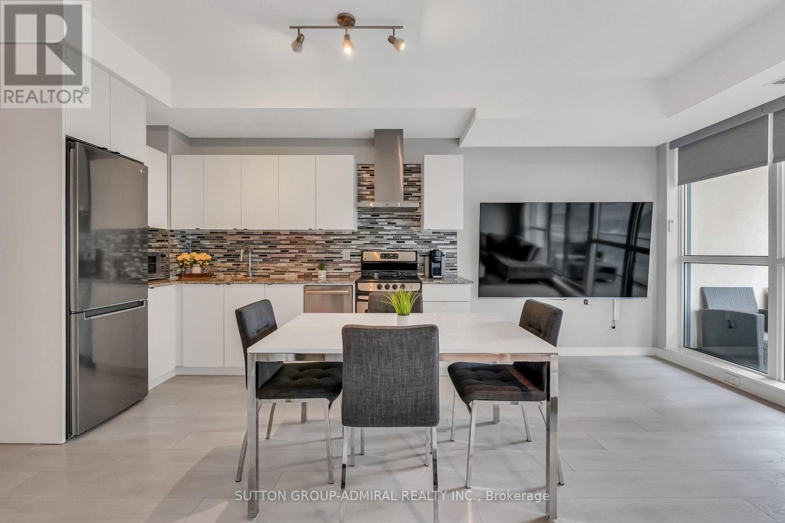 #1315 51 EAST LIBERTY STREET - 12
