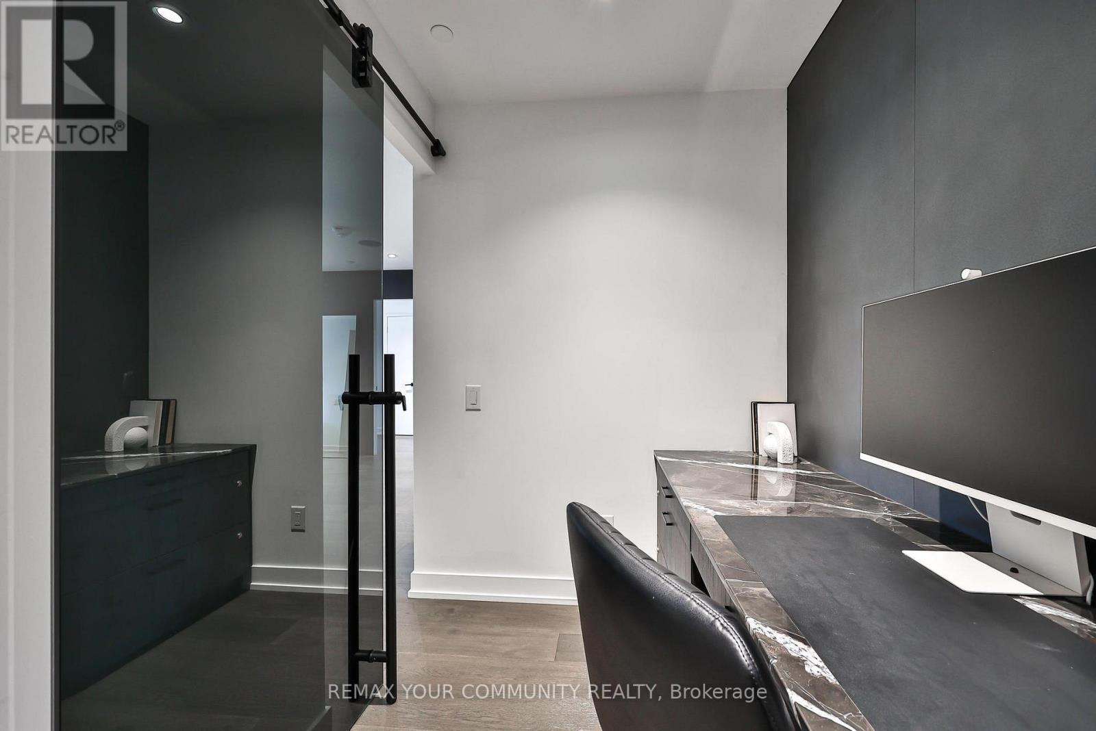 #208 280 HOWLAND AVENUE - Image 36
