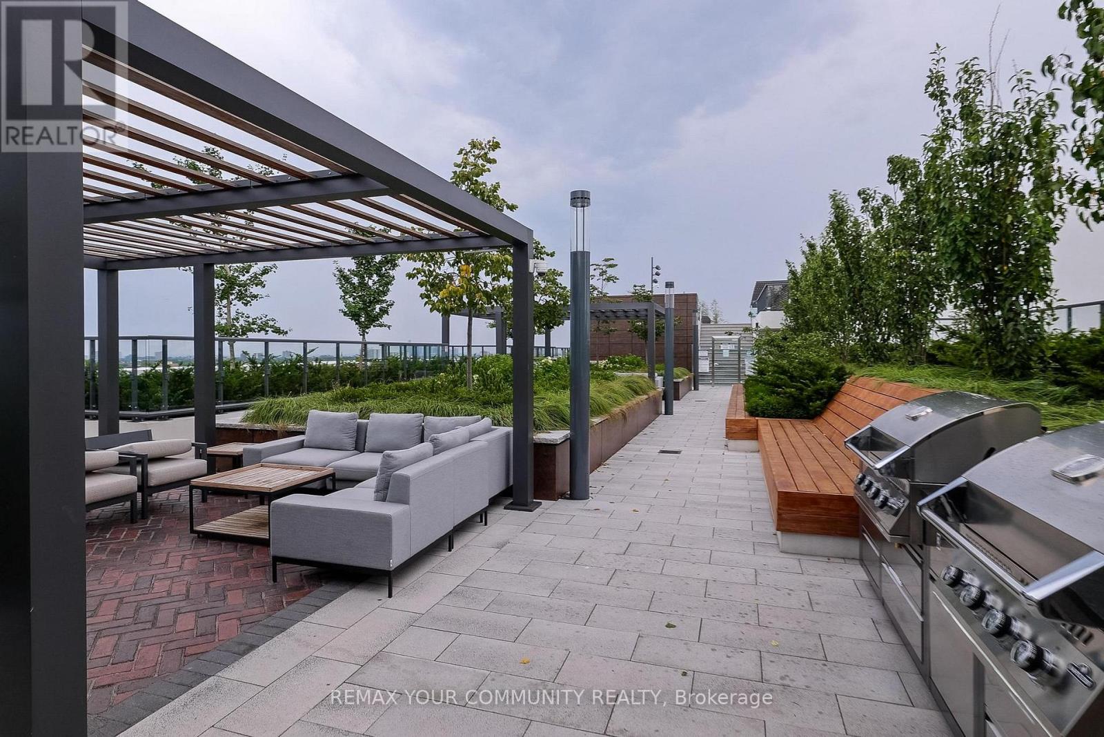 #208 280 HOWLAND AVENUE - Image 39