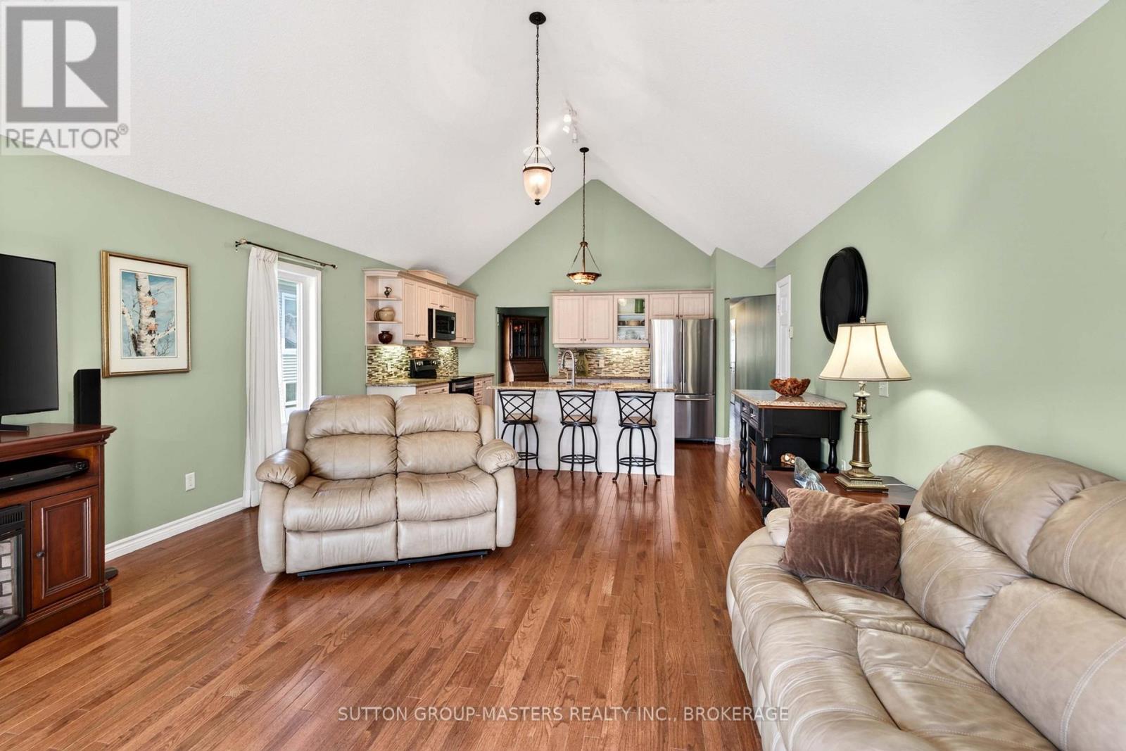 133 BRITANNIA CRESCENT - 10