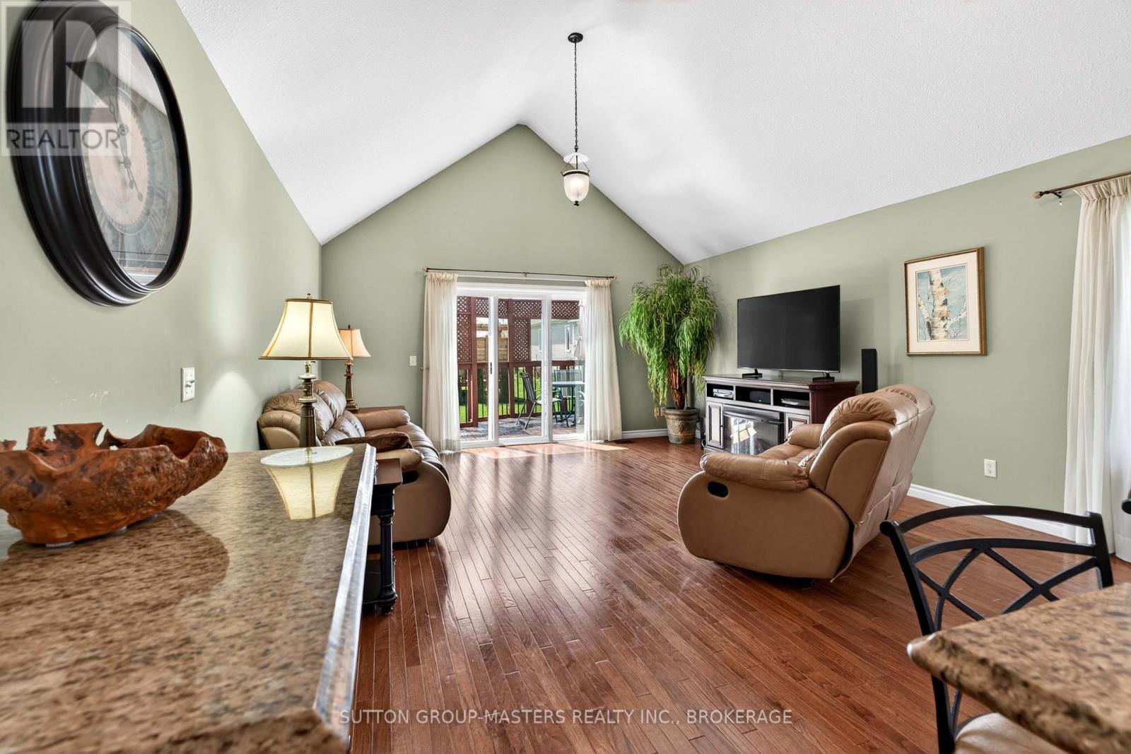 133 BRITANNIA CRESCENT - 6
