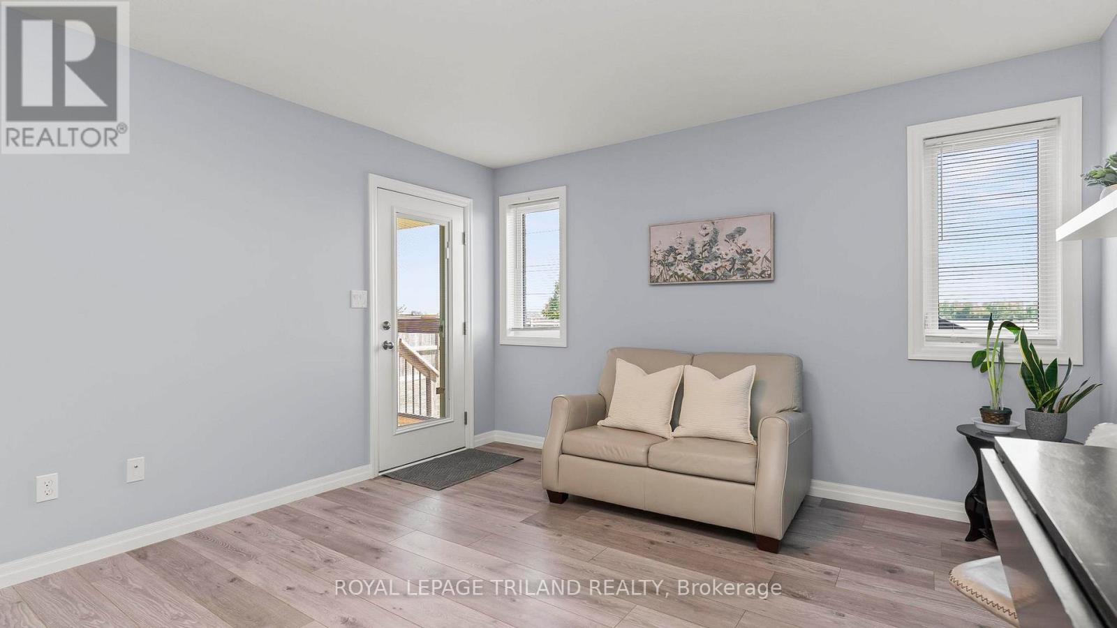 8 MELROSE COURT - 24