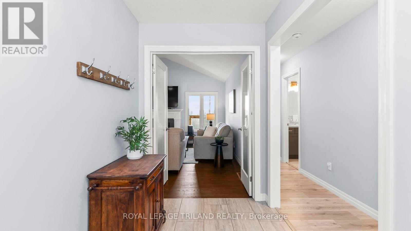 8 MELROSE COURT - 5