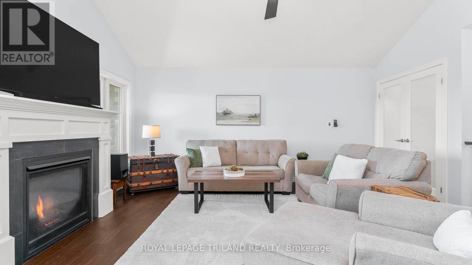 8 MELROSE COURT - 7