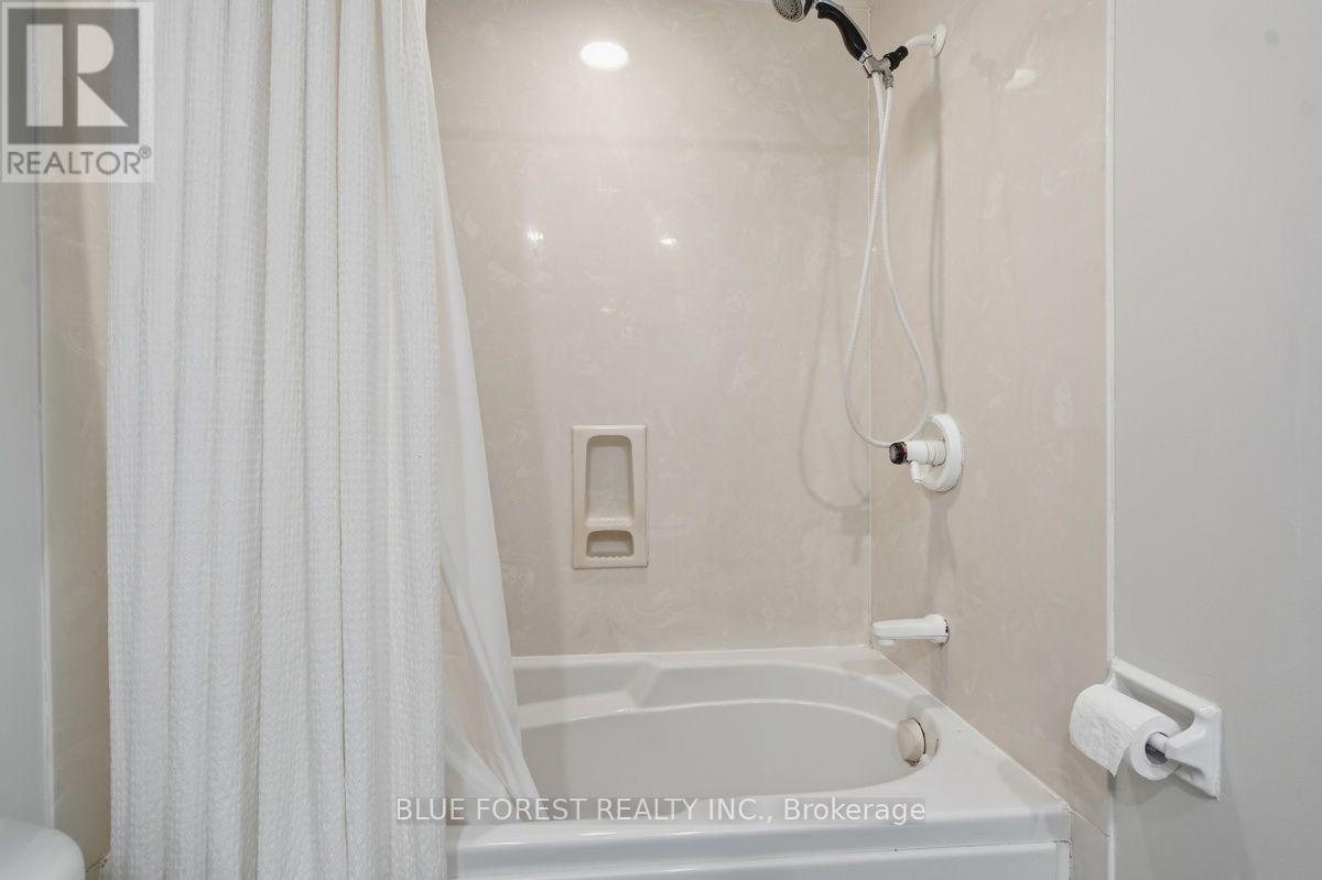 742 FANSHAWE PARK ROAD E - Image 32
