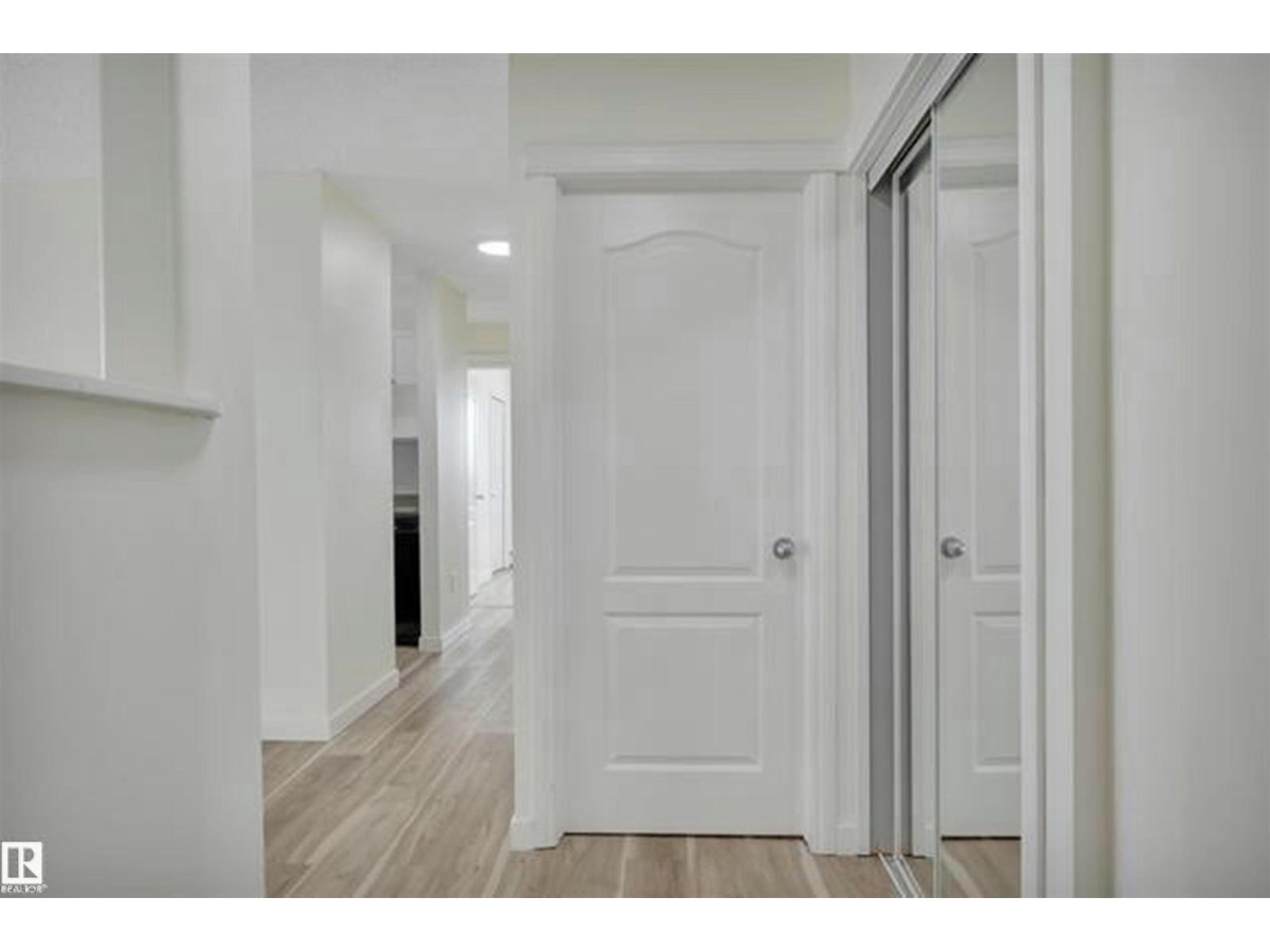 #10 4616 47 ST - Image 8