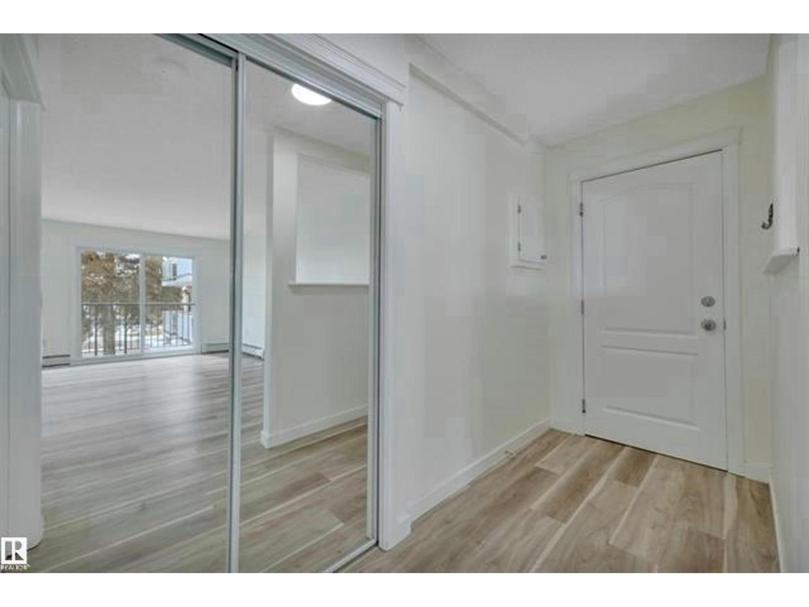 #10 4616 47 ST - 7