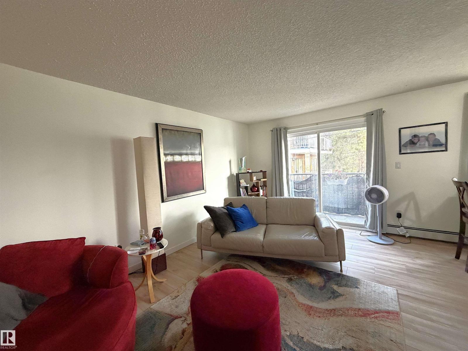 #10 4616 47 ST - Image 33