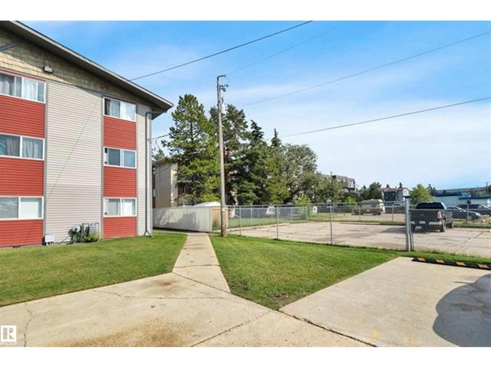 #10 4616 47 ST - Image 42