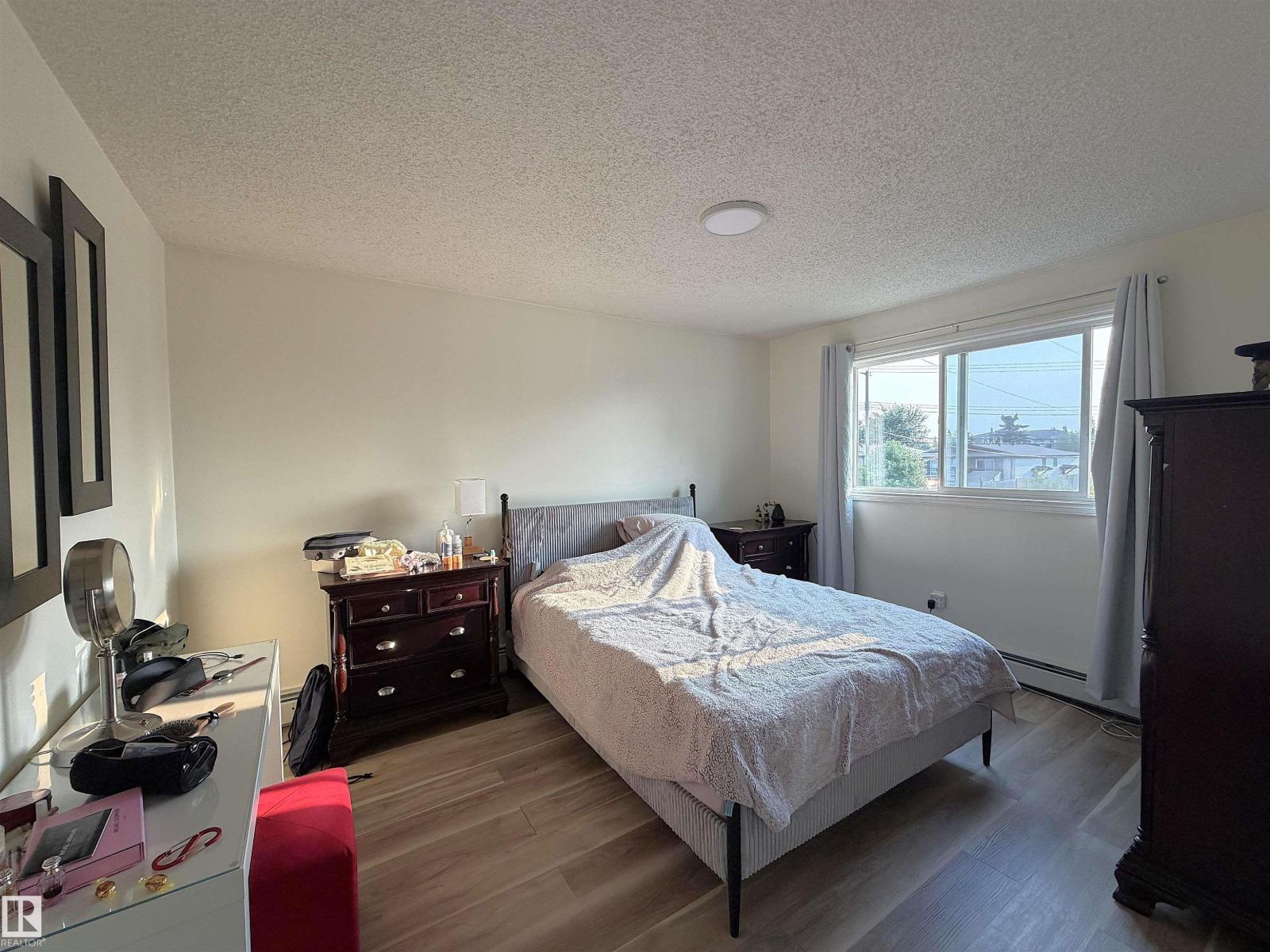 #10 4616 47 ST - Image 34