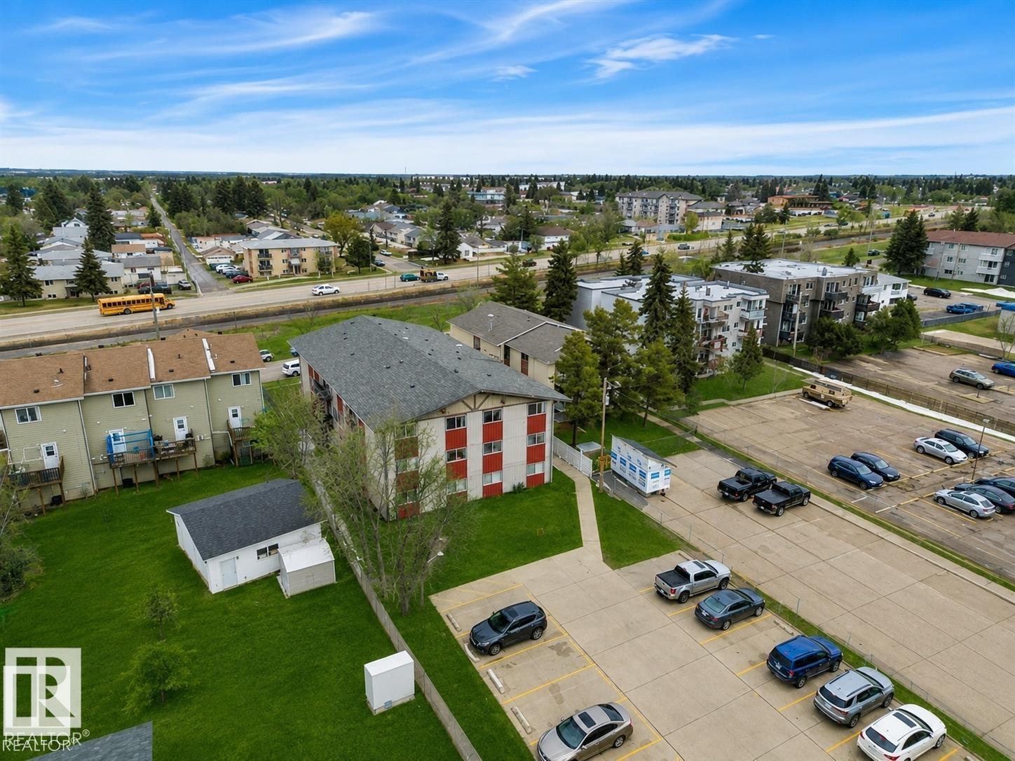 #10 4616 47 ST - 52