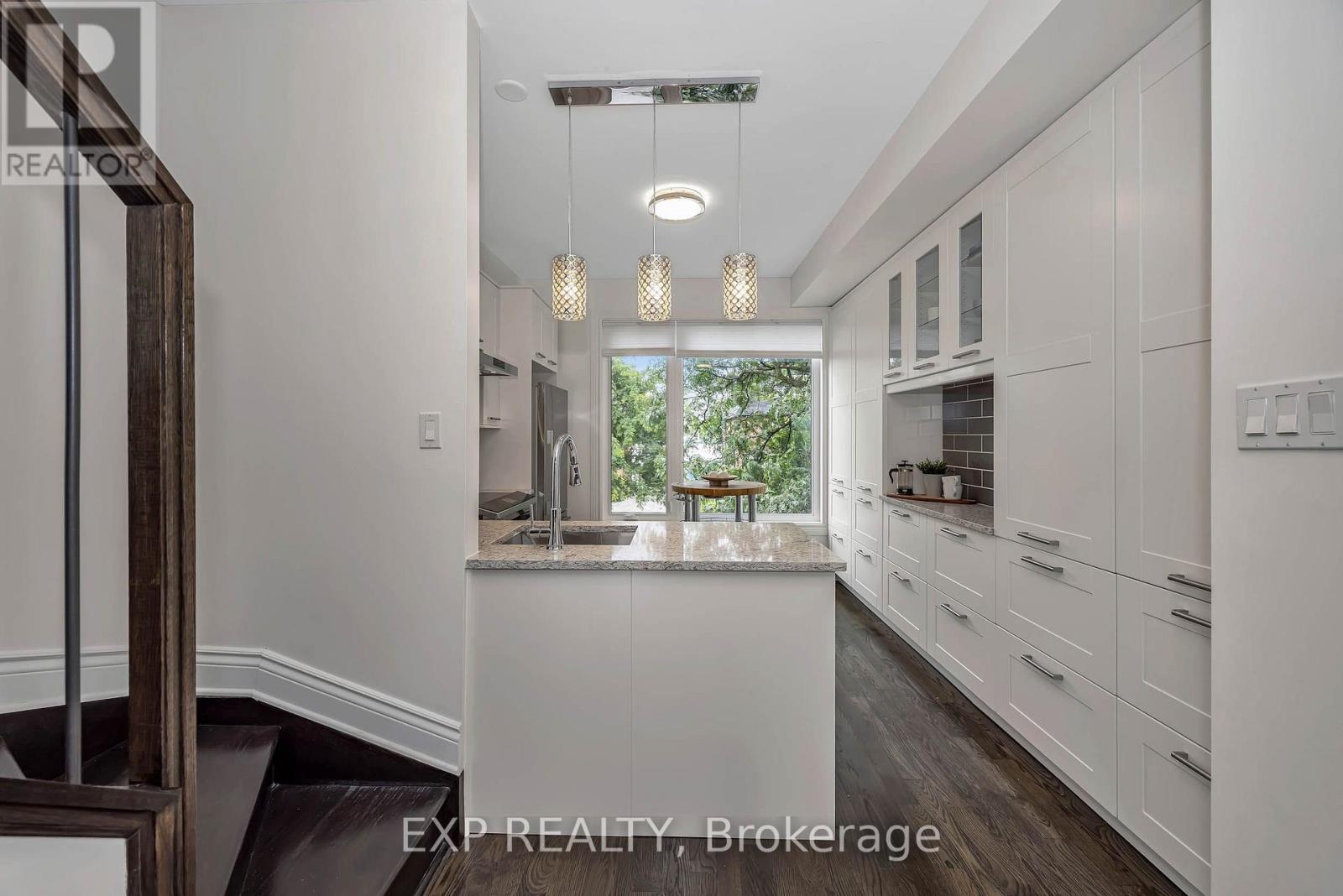 296 CAMBRIDGE STREET N - 12