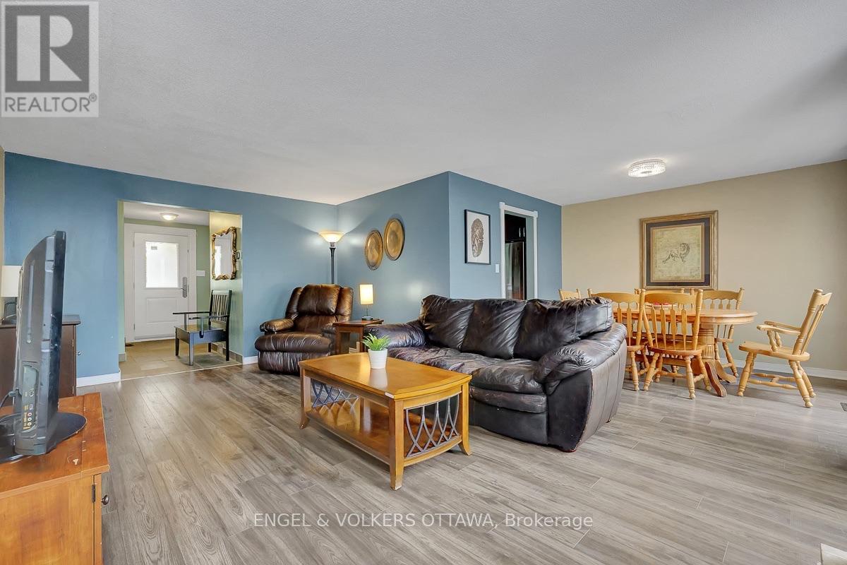 3 Bed, 3 Bath House for Sale in Ottawa – 1844 PRESTWICK DRIVE, Ottawa – MLS# X13621986 - Image 10