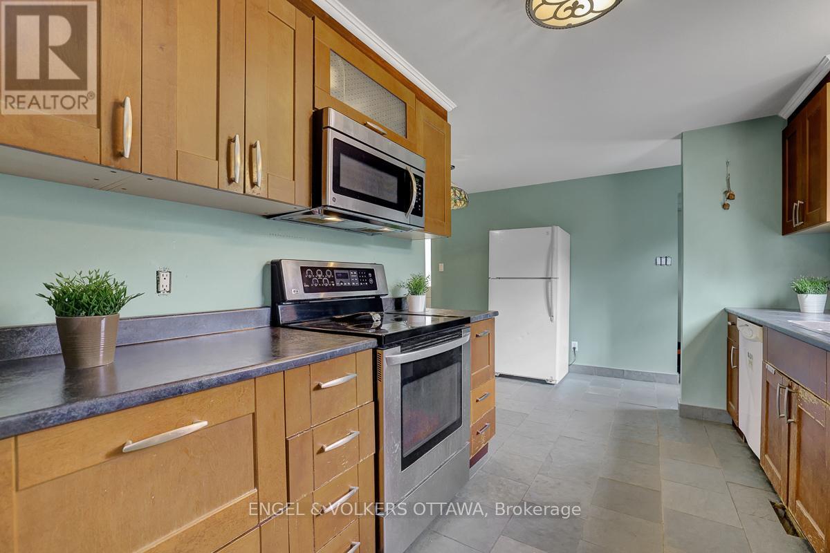 3 Bed, 3 Bath House for Sale in Ottawa – 1844 PRESTWICK DRIVE, Ottawa – MLS# X13621986 - Image 15