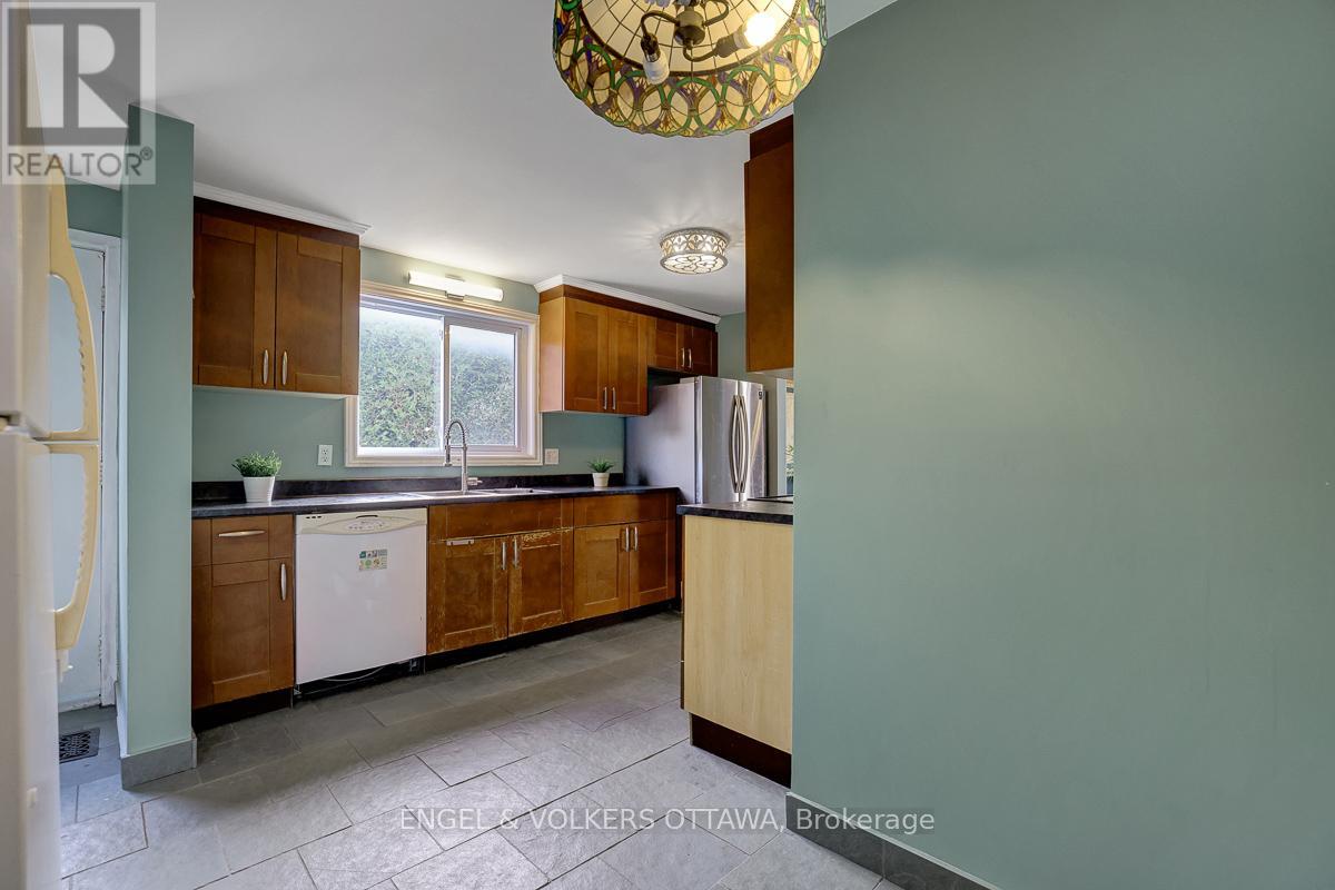 3 Bed, 3 Bath House for Sale in Ottawa – 1844 PRESTWICK DRIVE, Ottawa – MLS# X13621986 - Image 21