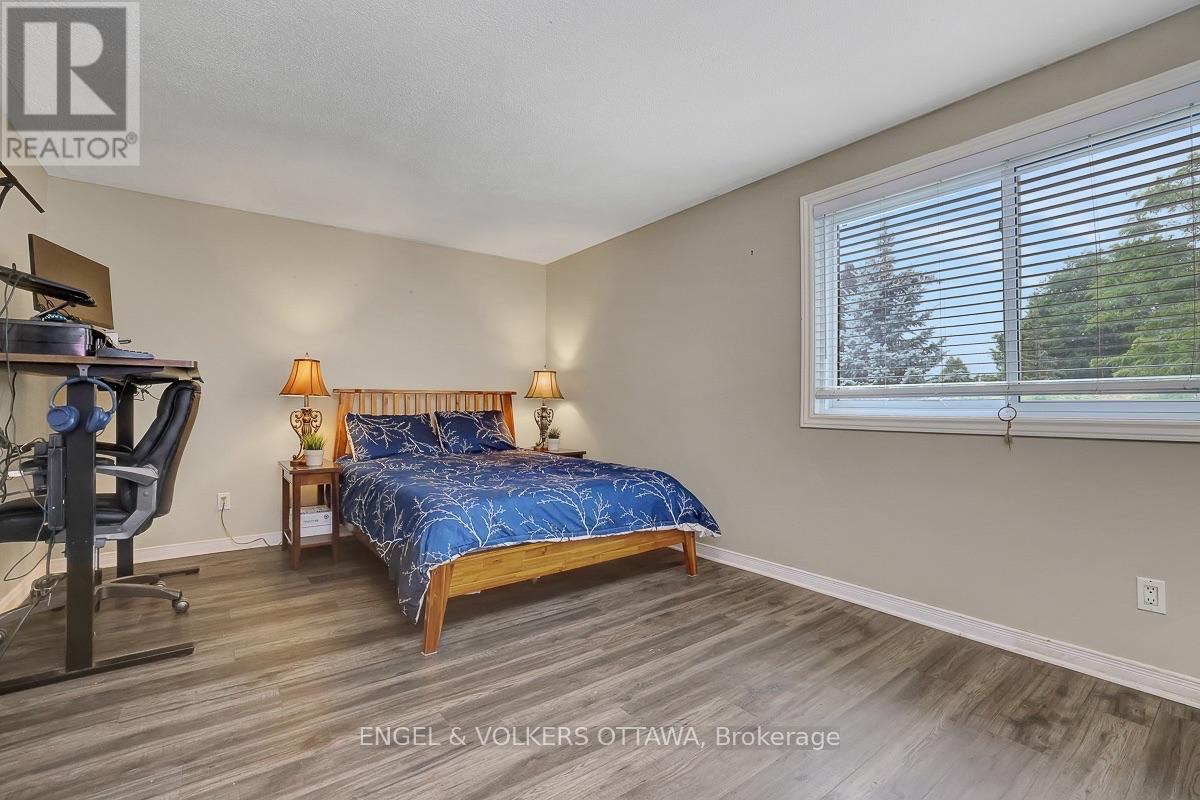 3 Bed, 3 Bath House for Sale in Ottawa – 1844 PRESTWICK DRIVE, Ottawa – MLS# X13621986 - Image 25
