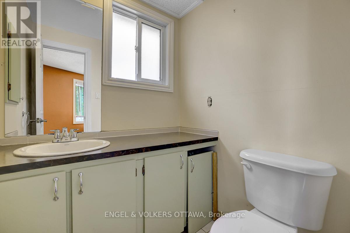 3 Bed, 3 Bath House for Sale in Ottawa – 1844 PRESTWICK DRIVE, Ottawa – MLS# X13621986 - Image 29
