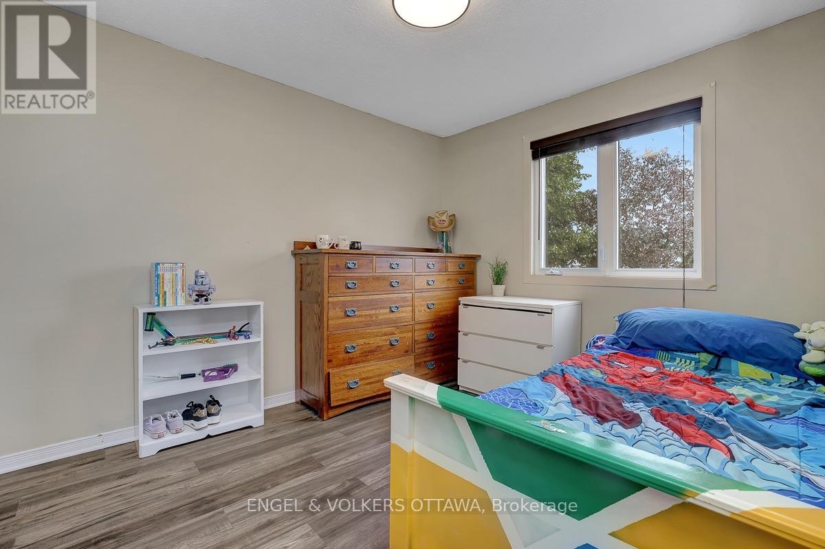 3 Bed, 3 Bath House for Sale in Ottawa – 1844 PRESTWICK DRIVE, Ottawa – MLS# X13621986 - Image 32