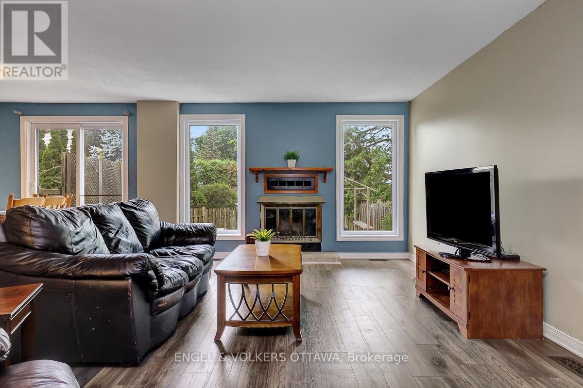 3 Bed, 3 Bath House for Sale in Ottawa – 1844 PRESTWICK DRIVE, Ottawa – MLS# X13621986 - Image 6