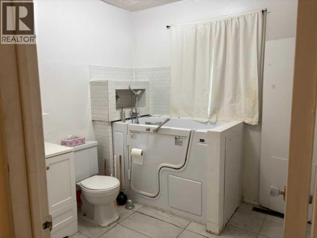 8348 Bowness Road NW - Image 8