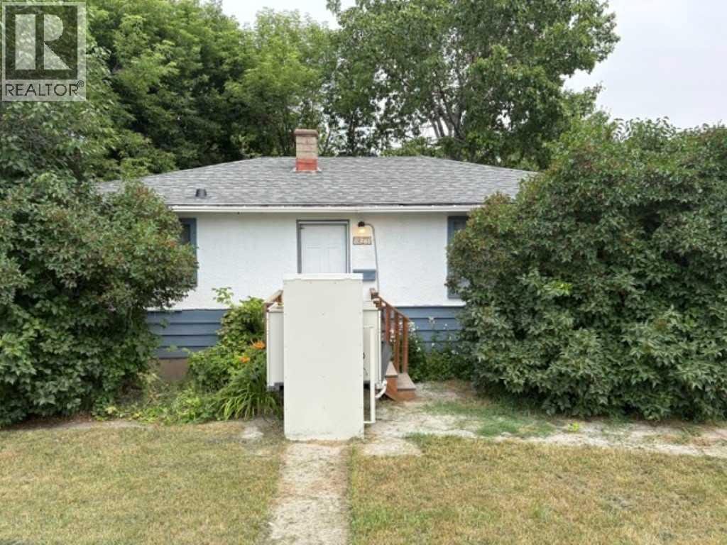 8348 Bowness Road NW, Bowness, Calgary photo 1