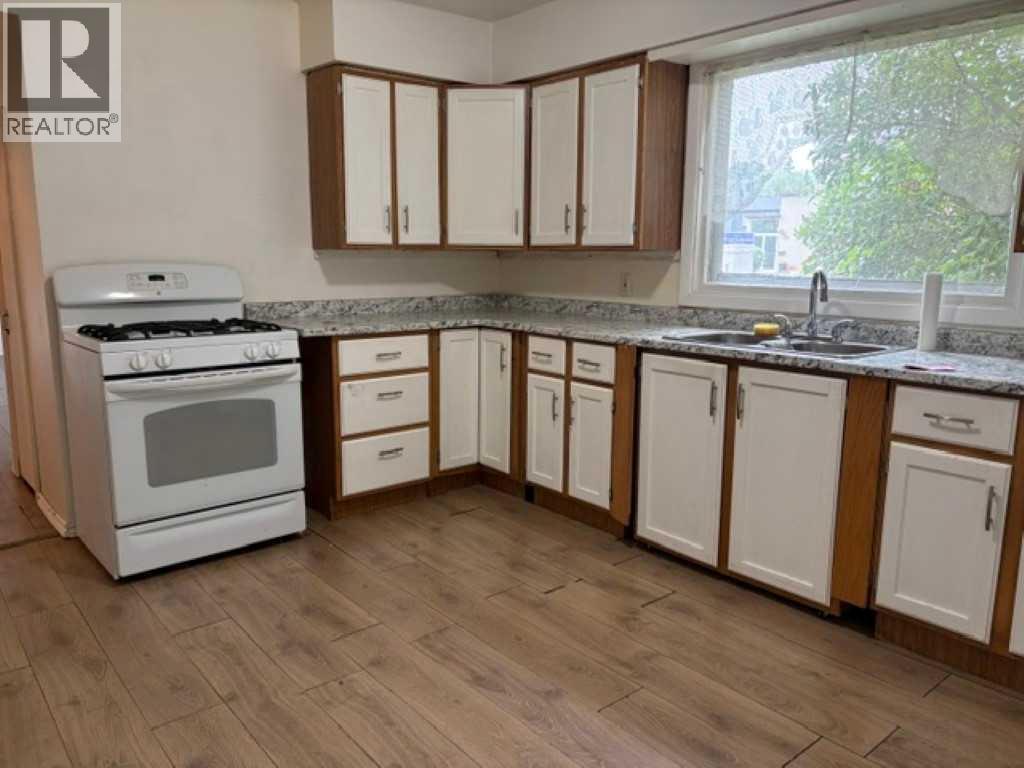 8348 Bowness Road NW, Bowness, Calgary photo 4