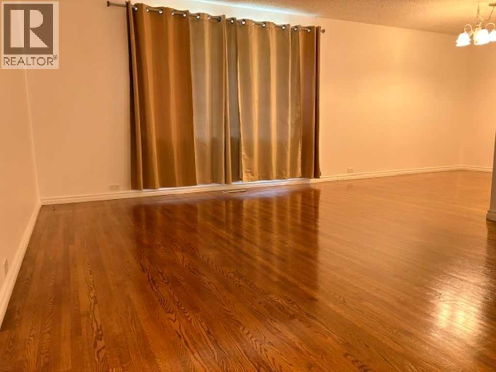 715 64 Avenue NW, Thorncliffe, Calgary photo 2