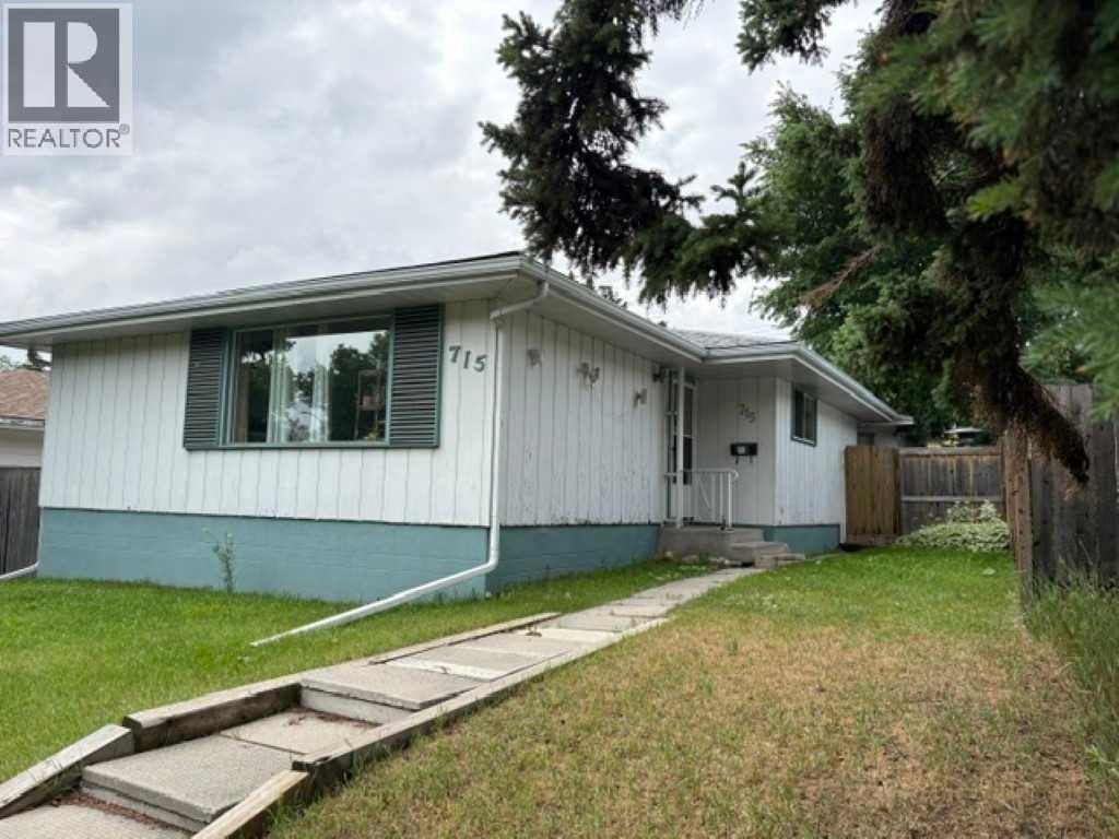 715 64 Avenue NW, Thorncliffe, Calgary photo 1