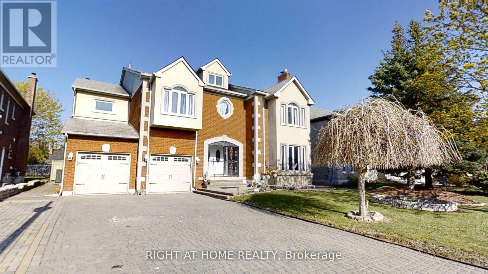 31 NORTHGATE CRESCENT E - 1