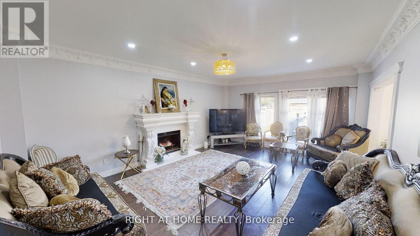 31 NORTHGATE CRESCENT E - 11