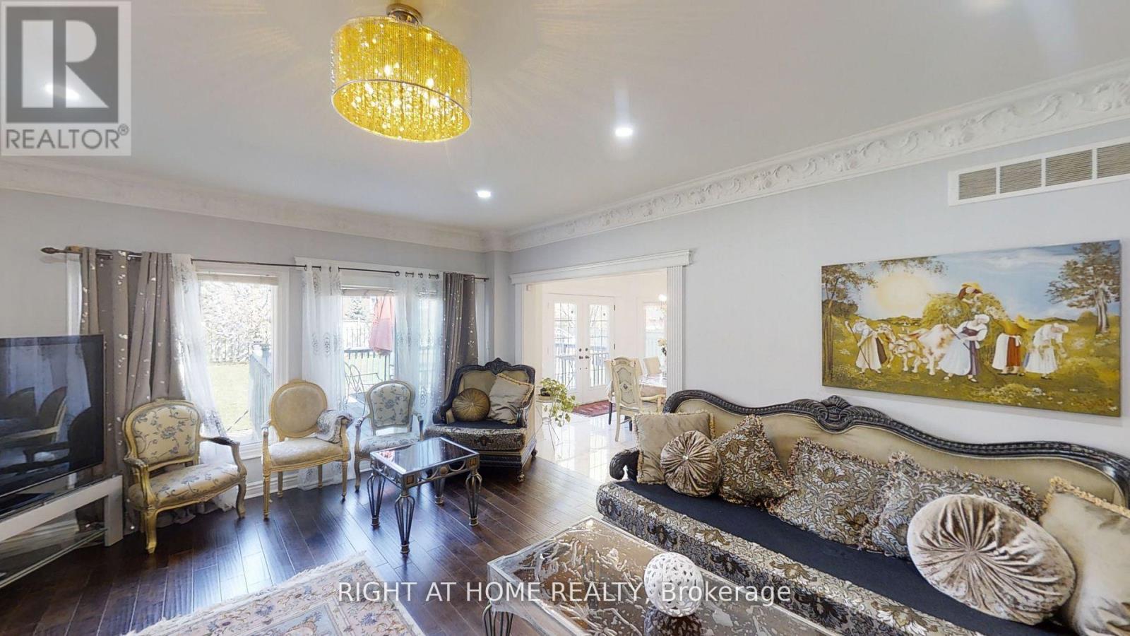 31 NORTHGATE CRESCENT E - 12